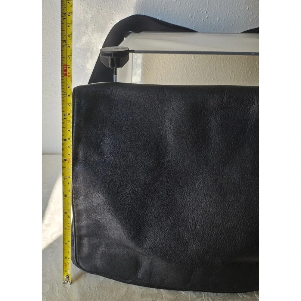 Tumi‎ Leather Cross Bag Messenger Laptop Bag in Black